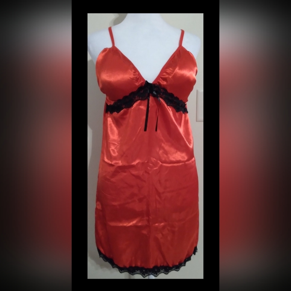 Red Satin Chemise Trimmed in Black Lace Size Medium Fairycore